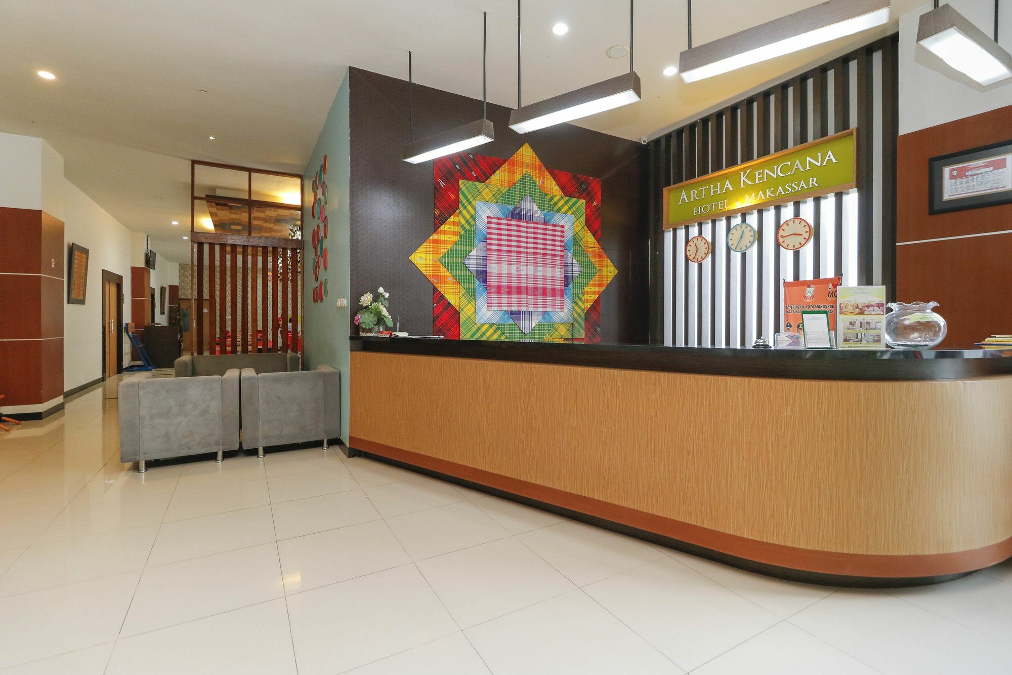 Reddoorz Plus Near Pantai Losari Hotel Makassar Ngoại thất bức ảnh