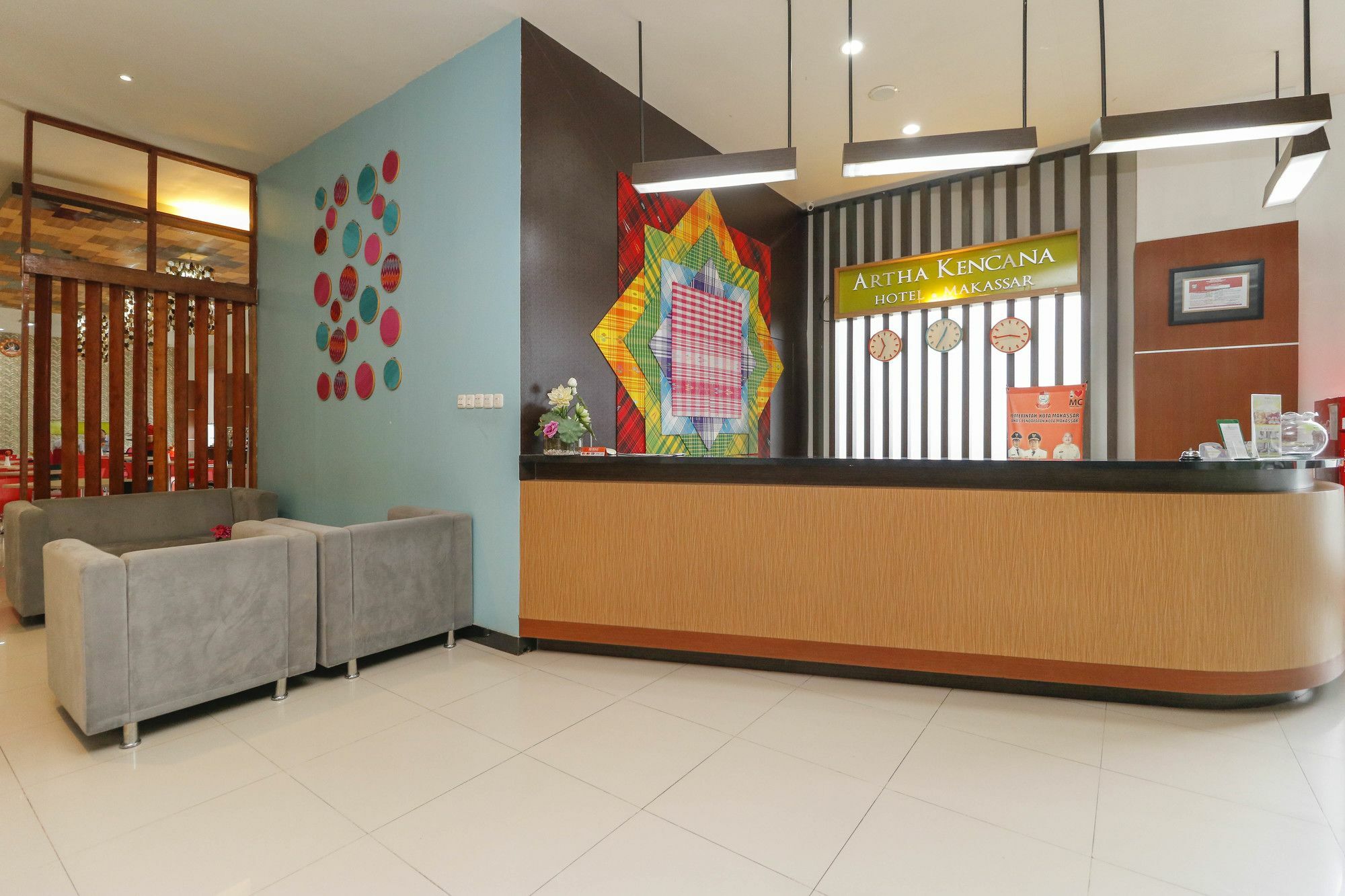 Reddoorz Plus Near Pantai Losari Hotel Makassar Ngoại thất bức ảnh